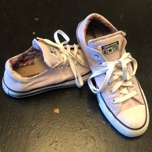 Women’s size 8 converse